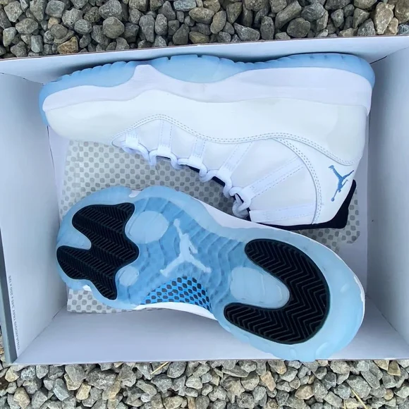 Size 10 air Jordan 11 Columbia new